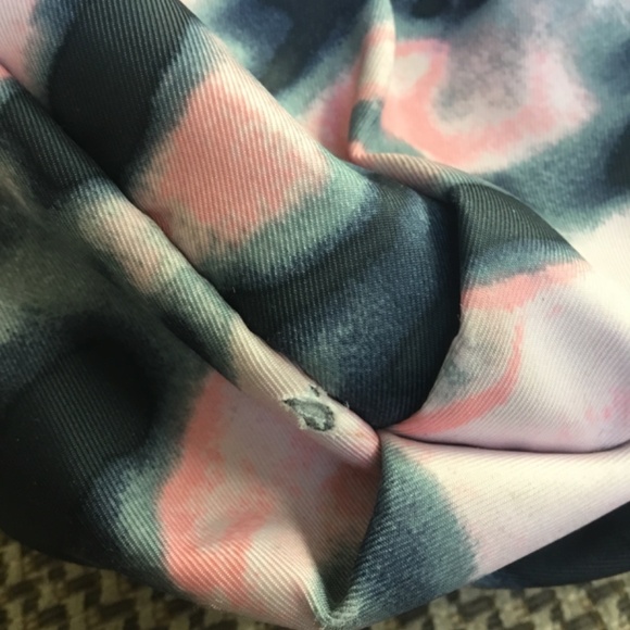 Lululemon Wamo Camo Go Lightly Bag - Picture 15 of 16